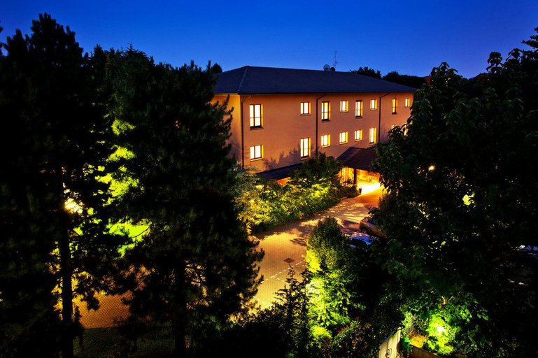 Exterior & Views 2, Brianteo Hotel And Restaurant, Monza and Brianza