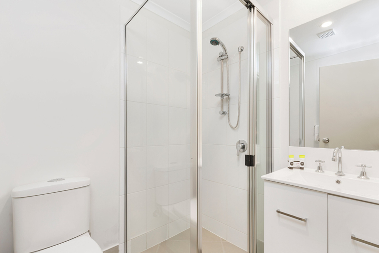 Bathroom 3, Rockhampton Riverside Central Hotel, Rockhampton