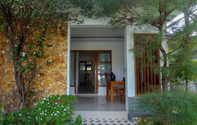 Sayang Bungalows, Lombok