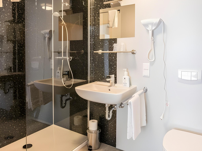 Bathroom 11