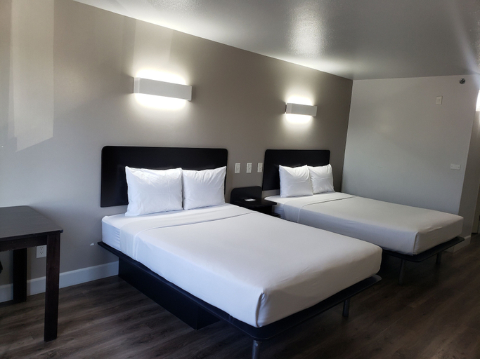 Bedroom 3, Motel 6 Hesperia, CA - West Main Street I-15, San Bernardino