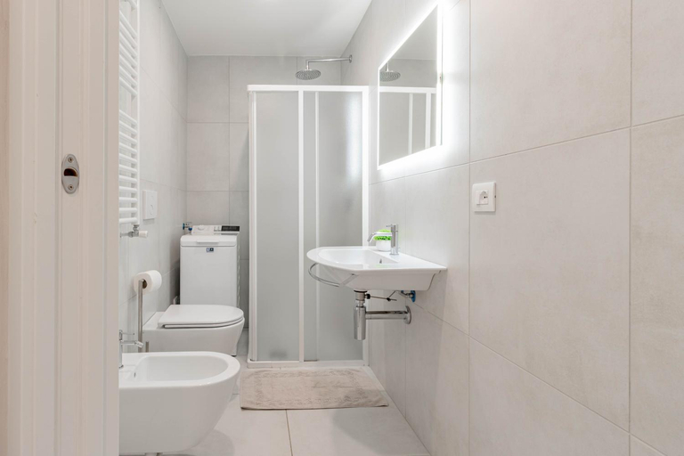 H11 LUXURY 3B - Porto - Piscina - Jacuzzi, Imperia