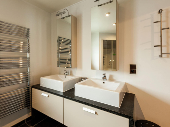 Bathroom 4, Beach Home With Bubble Bath, West-Vlaanderen