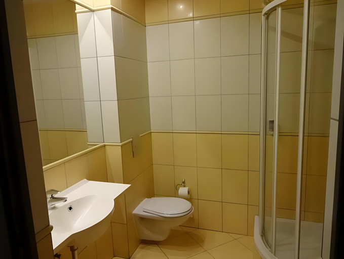 Bathroom 9