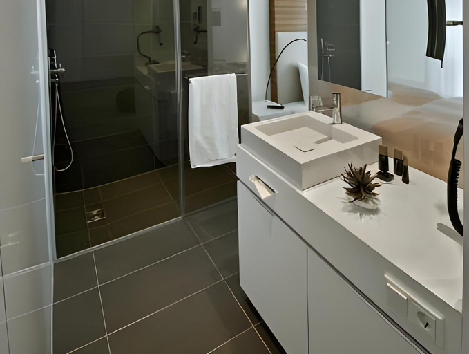 Bathroom 15