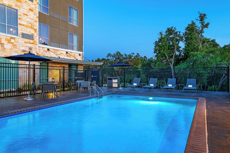 Sport & Beauty 5, Courtyard By Marriott Austin Dripping Springs, Hays