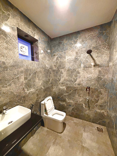 Bathroom 3, Baga Beach Place, North Goa