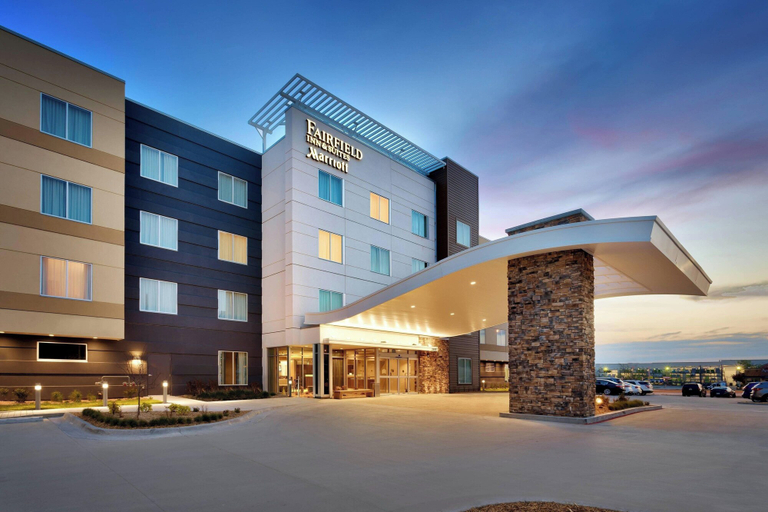 Exterior & Views 2, Fairfield Inn & Suites by Marriott Springfield North, Greene
