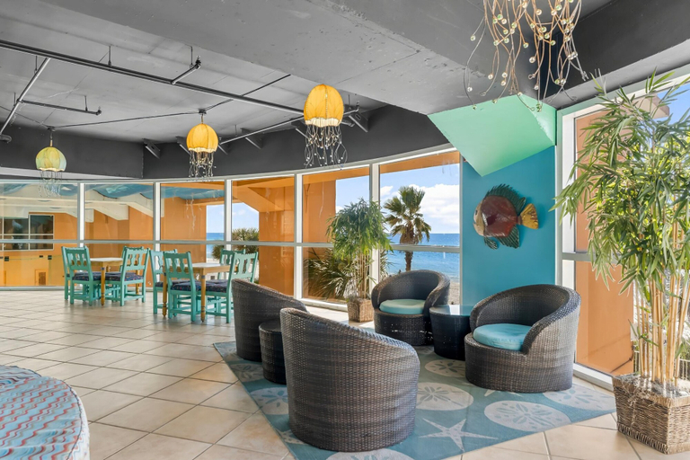 Food & Drinks 5, Splash Beach Resort by Panhandle Getaways, Bay