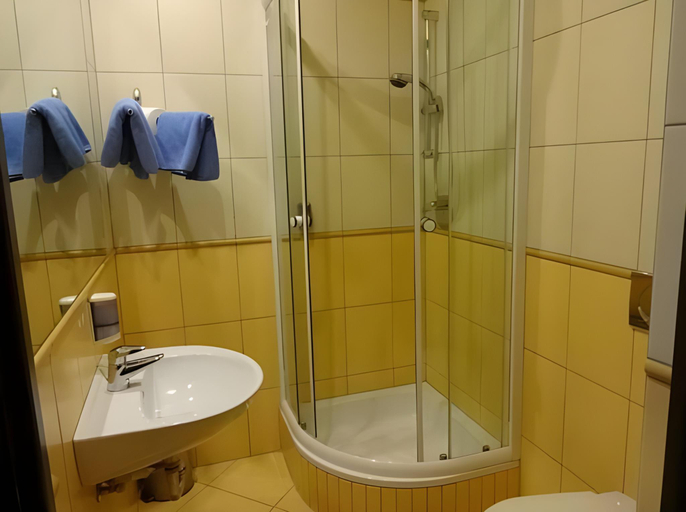 Bathroom 8