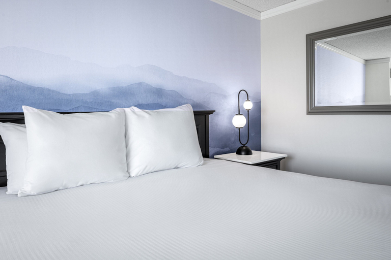 Bedroom 3, Harrah's Council Bluffs Hotel & Casino - A Caesars Rewards Destination, Pottawattamie