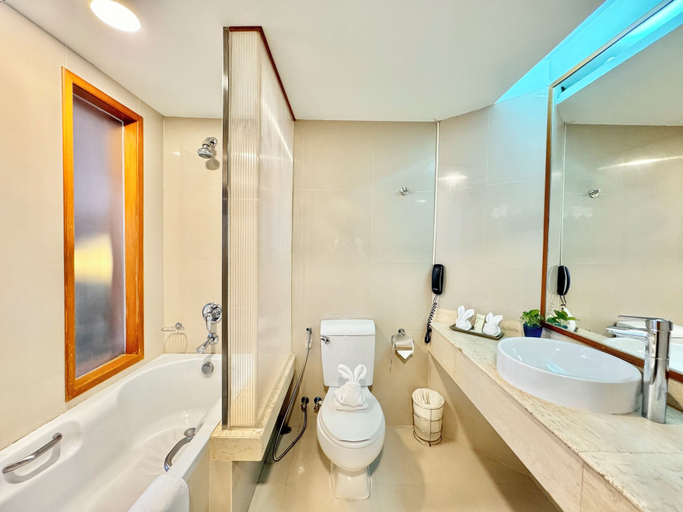 Bathroom 11
