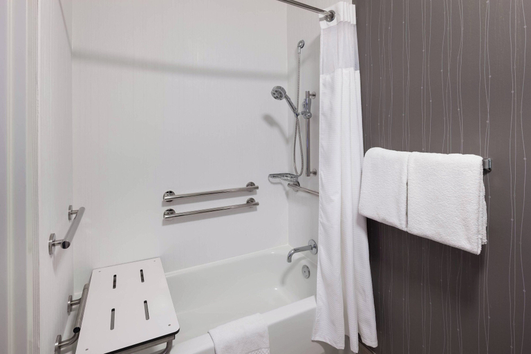 Bedroom 4, Courtyard by Marriott Omaha Downtown, Douglas