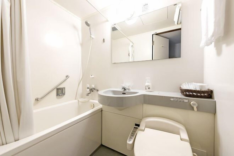 Bathroom 4