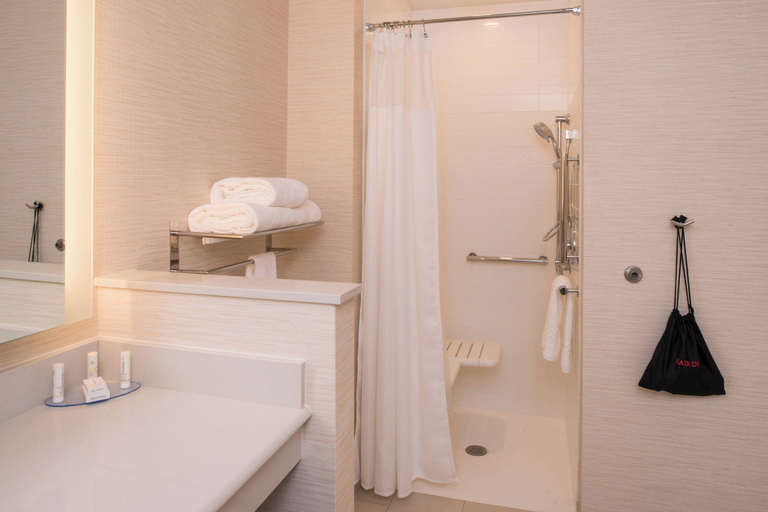 Bathroom 4, Fairfield Inn and Suites by Marriott Akron Stow, Summit