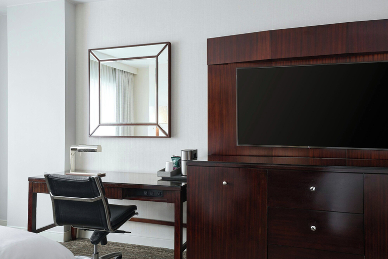Bedroom 4, The Westin Washington National Harbor, Prince George's