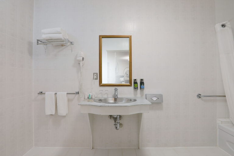 Bathroom 5, The Fort Garry Hotel, Spa and Conference Centre, an Ascend Collection Hotel, Division No. 11
