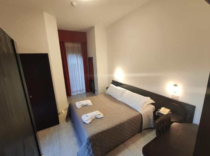 Bedroom 4, Hotel Memory, Rimini