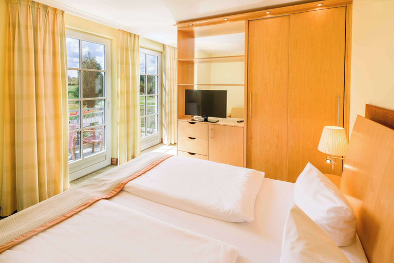 Bedroom 3, Best Western Premier Castanea Resort Hotel, Lüneburg