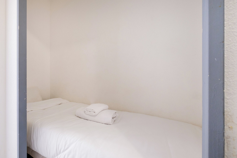 Bedroom 3, ResidHotel Cannes Festival, Alpes-Maritimes
