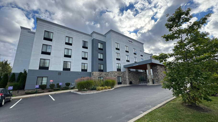 Exterior & Views 2, Spark by Hilton Erie, Erie
