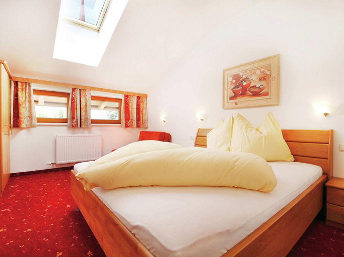 Bedroom 2, Spacious Apartment in Uderns near Ski Area, Schwaz