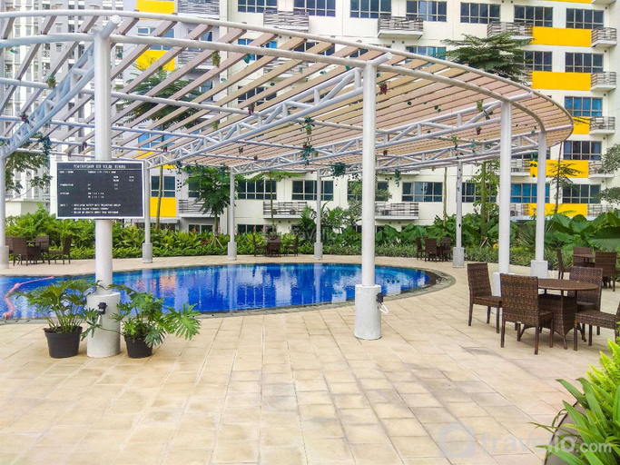 Food & Drinks, Modern White Studio at Springlake Summarecon Bekasi Apartment By Travelio, Bekasi
