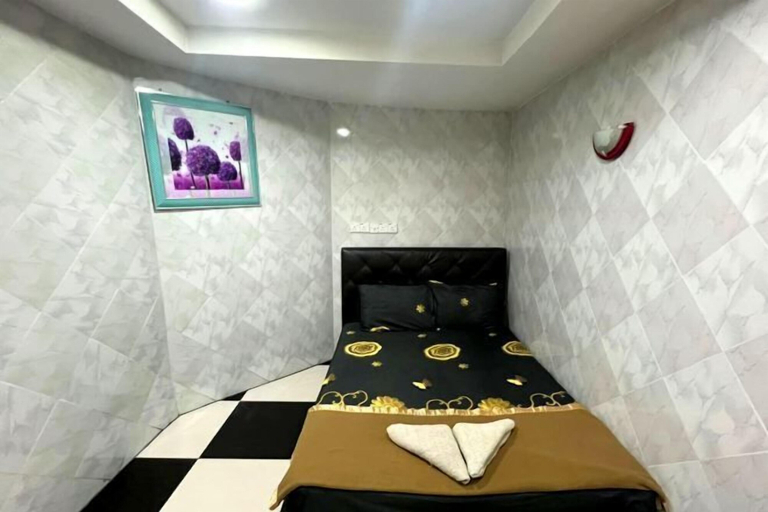 Bedroom 13