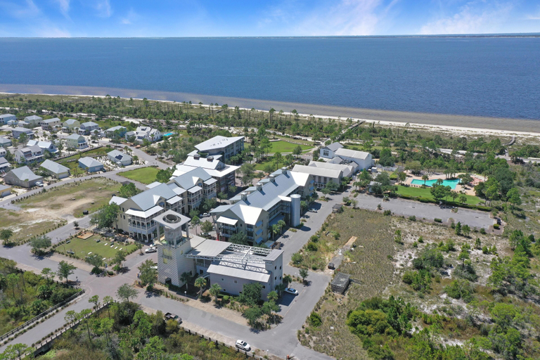 Exterior & Views 2, Rest Ashored, Gulf