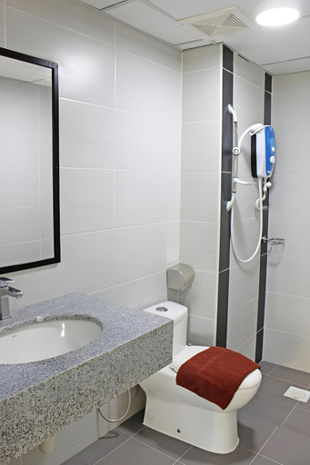 Bathroom 14