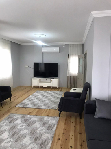 Others 5, Sakin Koy Evi, Merkez