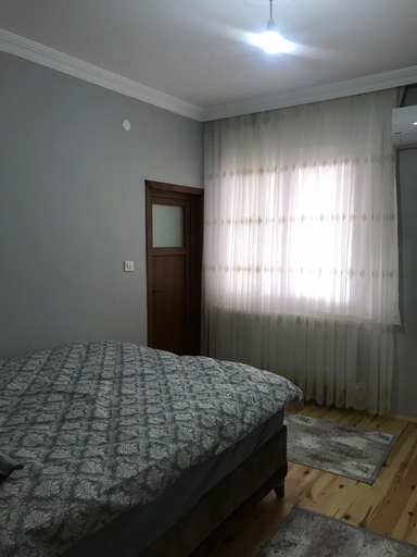 Others 2, Sakin Koy Evi, Merkez