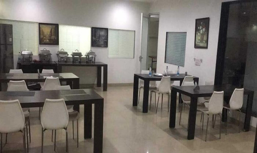 Food & Drinks 3, BlueNeck Sec 41 Millenium City Centre, Gurgaon