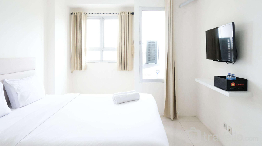 Bedroom 1, Cozy Stay Studio at Puncak Permai Apt By Travelio, Surabaya