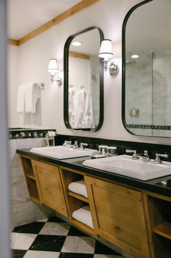 Bathroom 12