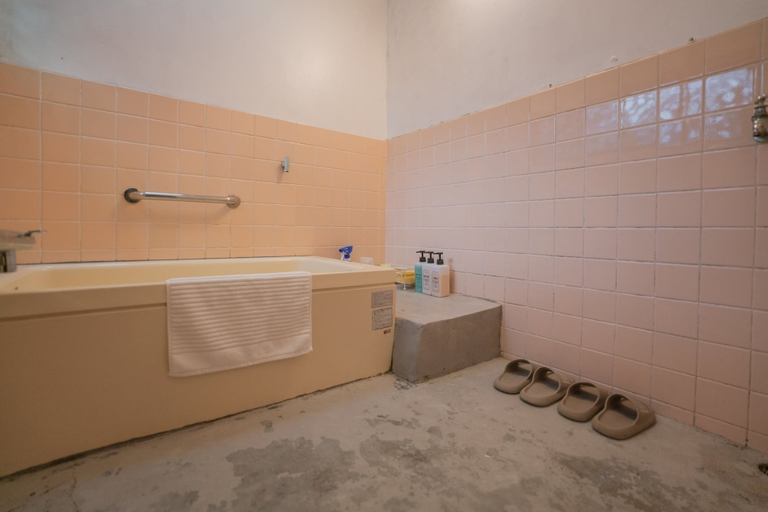 Bathroom 3, Kujo Seisen, Kyoto