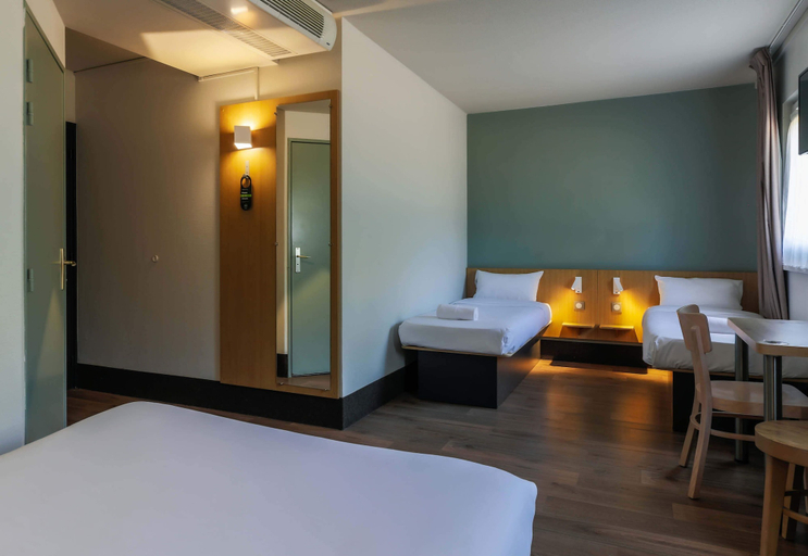 Bedroom 4, B&B HOTEL Freyming-Merlebach, Moselle