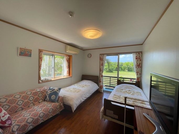 Bedroom 3, Retreat House IPE, Nago