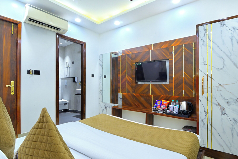 Bedroom 3, Nav Durga Guest House, Delhi