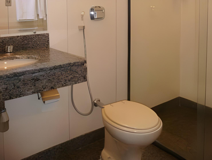Bathroom 11
