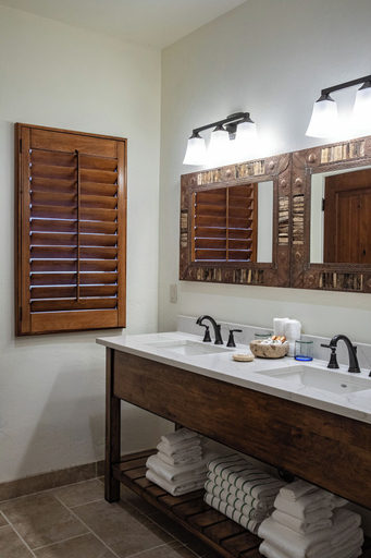 Bathroom 5, Tubac Golf Resort & Spa, Santa Cruz