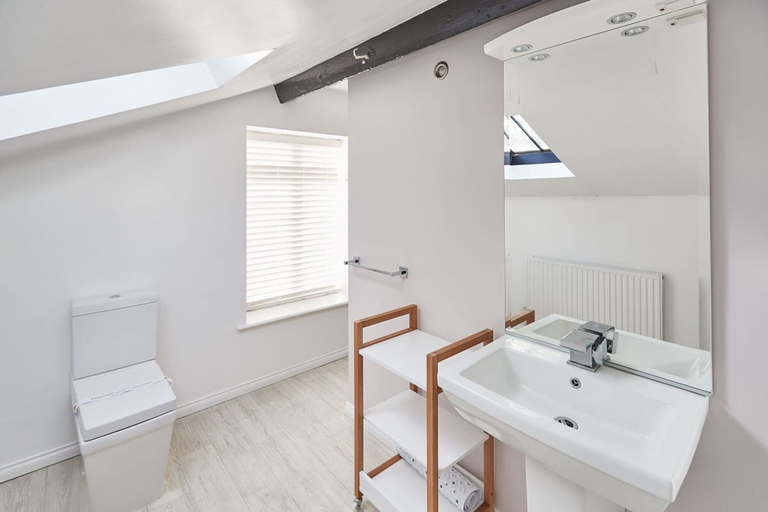 Bathroom 4, Host Stay Hall Garth, North Yorkshire