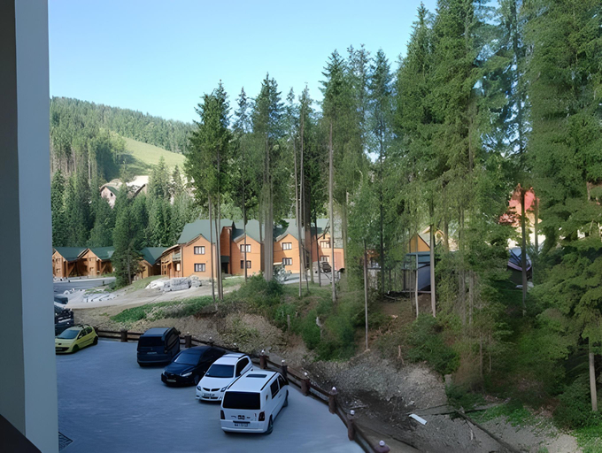 Exterior & Views