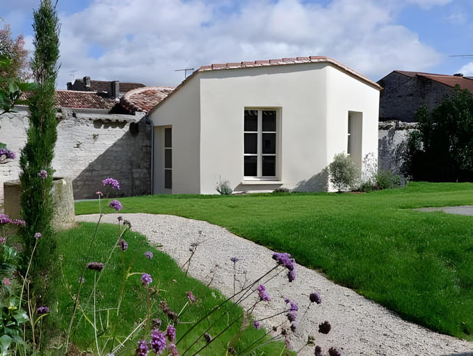 Exterior 11