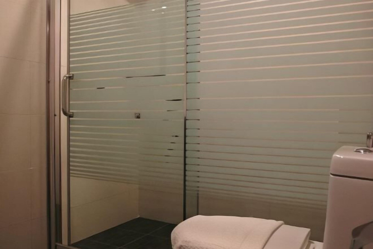 Bathroom 16