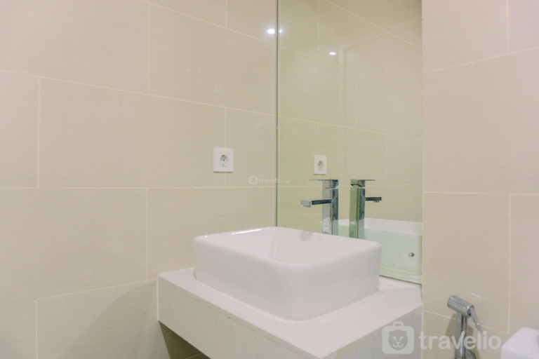 Bedroom 3, Luxury Studio at Daan Mogot City Apt By Travelio, West Jakarta