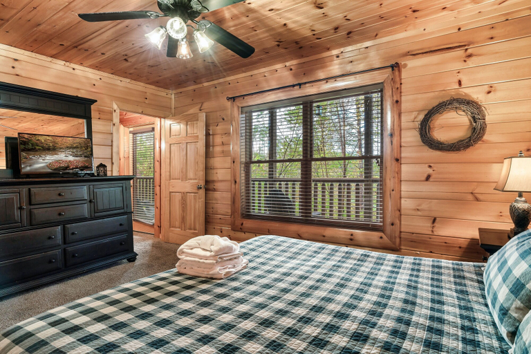 Bedroom 2, Cougar Crossing Vista - HotTub Pool View, Sevier
