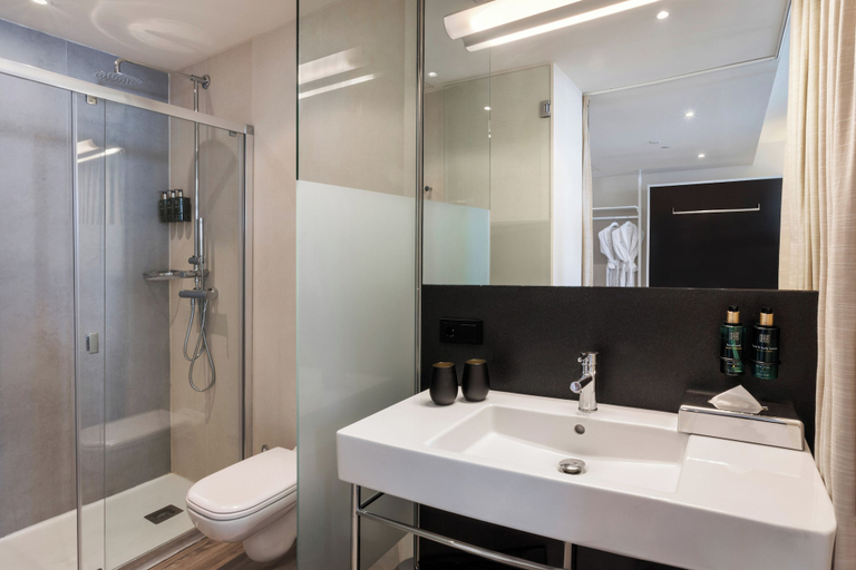 Bathroom 5, Melia South Beach, Baleares