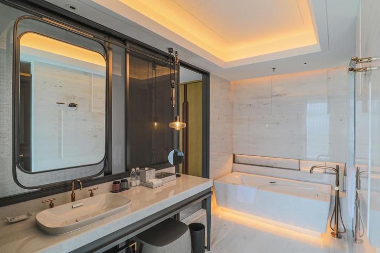 Bathroom 23