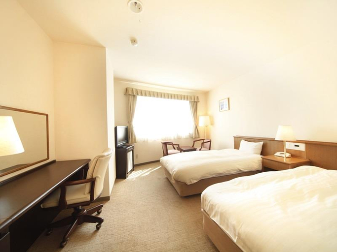 Bedroom 2, Kamisuwa Station Hotel, Shimosuwa